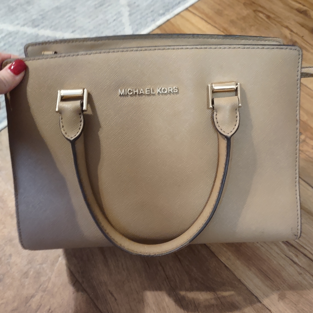 Micheal kors purse